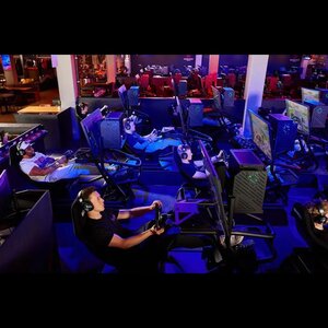 Racesquare Hoorn image 5