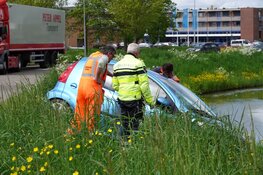 Auto deels te water in De Goorn