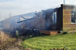 Brand in stolpboerderij in Zuidermeer