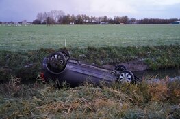 Gladheid treft West-Friesland: meerdere auto's te water en valpartijen