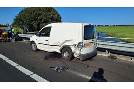 A7 afgesloten na ongeval tussen twee auto's