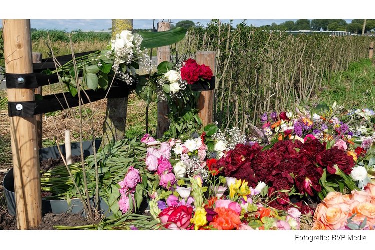 Bloemenzee voor overleden slachtoffers Obdam