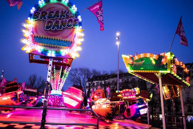 Kermis in het centrum van Obdam