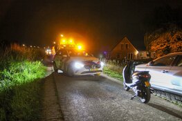 Scooterrijder lichtgewond bij val in Hensbroek