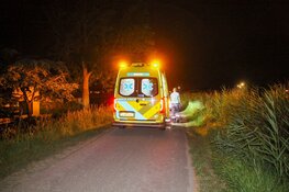 Scooterrijder lichtgewond bij val in Hensbroek