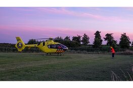 Traumahelikopter trekt veel bekijks in Obdam