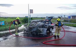Auto door brand verwoest in Spierdijk