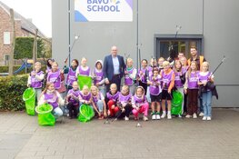 Kinderen van de Bavoschool Ursem geven het goede voorbeeld. Speciale World Cleanup Day voor scholen