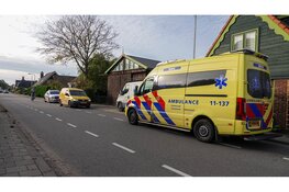 Vrouw op fatbike gewond na botsing op geparkeerde auto Berkhout