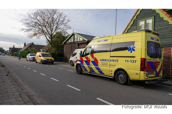 Vrouw op fatbike gewond na botsing op geparkeerde auto Berkhout