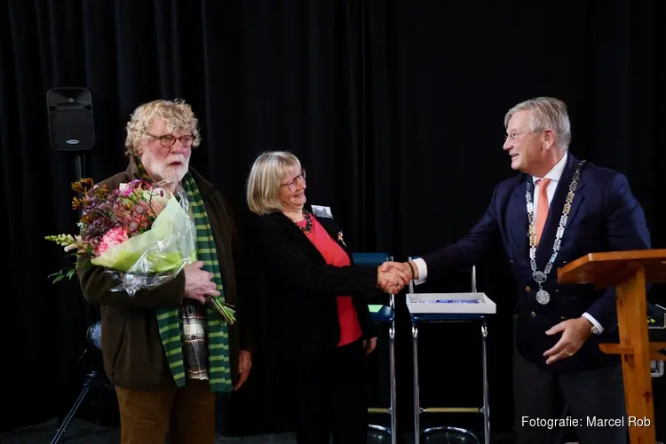 Een mijlpaal, een jubileum én een lintje voor Ineke van Veen: drievoudig feest in de Berkhouter Kerk