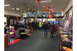 De vuurwerkverkoop bij Moped Brommer Shop — een familieverhaal sinds 1998