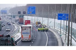 Schade na aanrijding op de A7 bij Berkhout