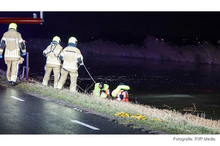 Automobilist (27) overleden na ernstig verkeersongeval Oostdijk