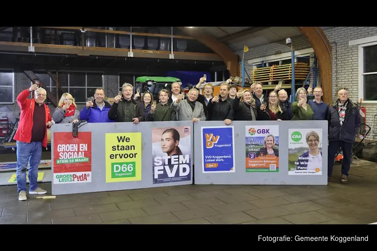 Plakmoment verkiezingsposters markeert start campagne gemeenteraadsverkiezingen Koggenland