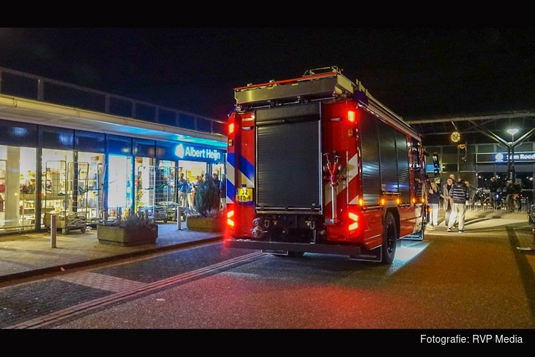 Winkel ontruimd na rook uit de vriezer van Albert Heijn Avenhorn