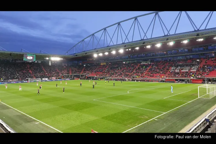 Parrott bezorgt AZ verdiende winst op Sparta Praag