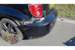 Auto eindigt rechtop in de berm na eenzijdig ongeval op A7