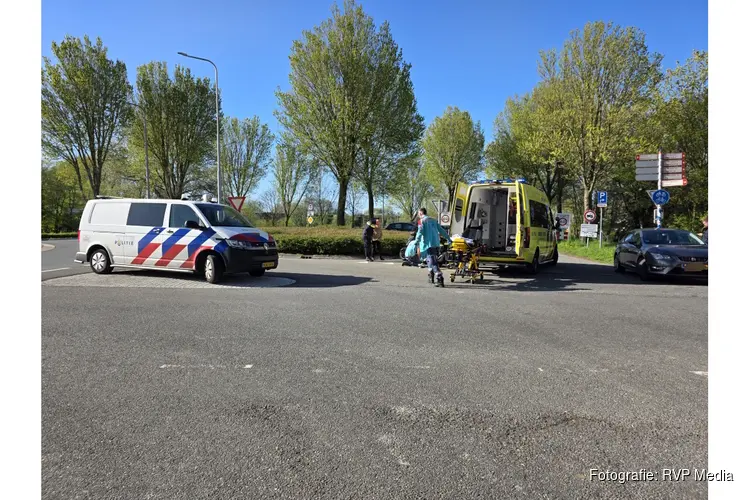 Wielrenner gewond na aanrijding met auto in Scharwoude
