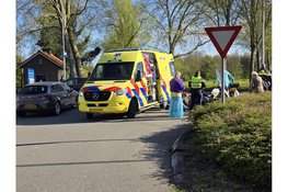 Wielrenner gewond na aanrijding met auto in Scharwoude
