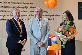 Koninklijke schouderklop voor stille kracht van de gemeenschap: Max Nuijens