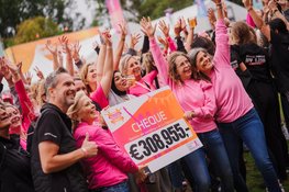 Duizenden roze stappen tussen Amsterdam en Zaandam tijdens hartverwarmende 22e Dam tot Dam Wandeltocht voor Pink Ribbon