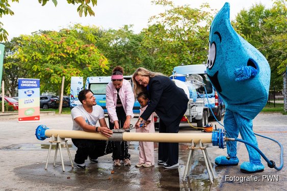 Van droge zomer naar waterbewuste generaties: kinderen leren op Nationale Kraanwaterdag 2026 over waarde van drinkwater