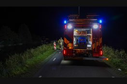 Auto zinkt in ringvaart bij Ursem: grootschalige zoekactie naar mogelijke bestuurder