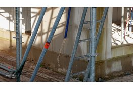 Ernstige wateroverlast in complex Scharwoude
