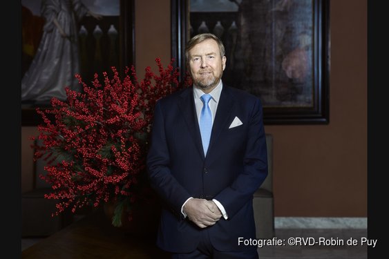 Koning Willem-Alexander brengt bezoekt aan Ursem