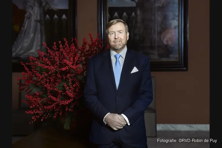 Koning Willem-Alexander brengt bezoekt aan Ursem