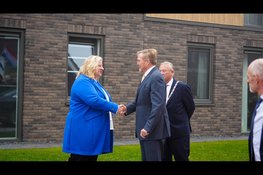 Koning Willem-Alexander brengt bezoek aan het Westfriese Ursem