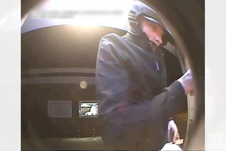 Obdam - Gezocht - Woninginbraak en bankpasfraude Obdam