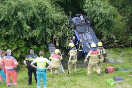 Auto te water bij Rustenburg, bestuurder gewond