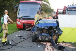 Automobilist overleden bij botsing met lijnbus in Oudendijk
