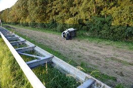 Automobilist over de kop geslagen op A7 bij Avenhorn