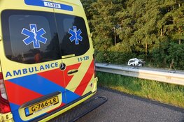 Automobilist over de kop geslagen op A7 bij Avenhorn