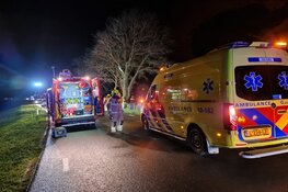 Auto te water, bestuurder in kritieke toestand naar ziekenhuis