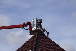 Schoorsteenbrand bij woning in Ursem